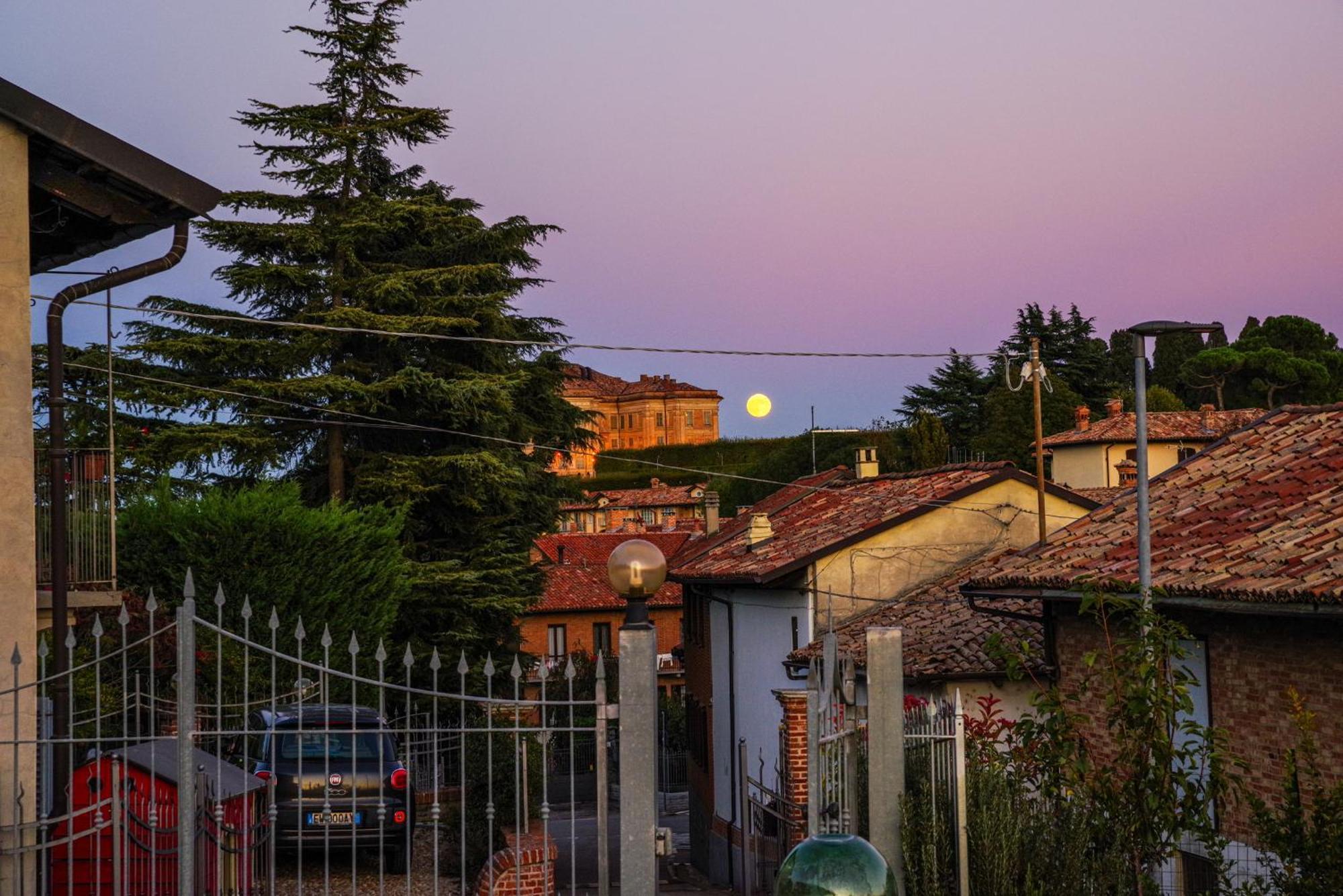 Vista Langhe - Cerratohouses Guarene Exterior foto