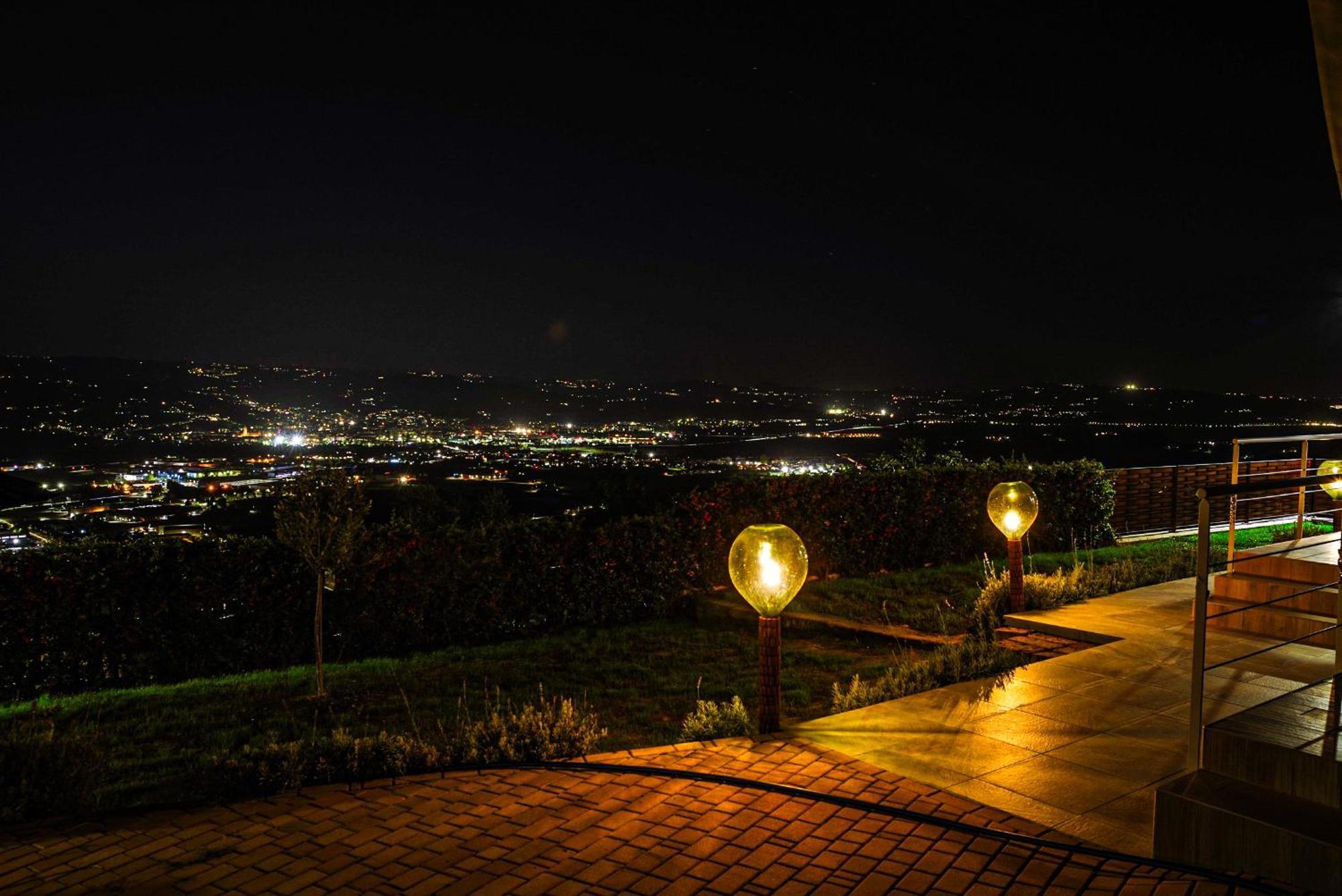 Vista Langhe - Cerratohouses Guarene Exterior foto