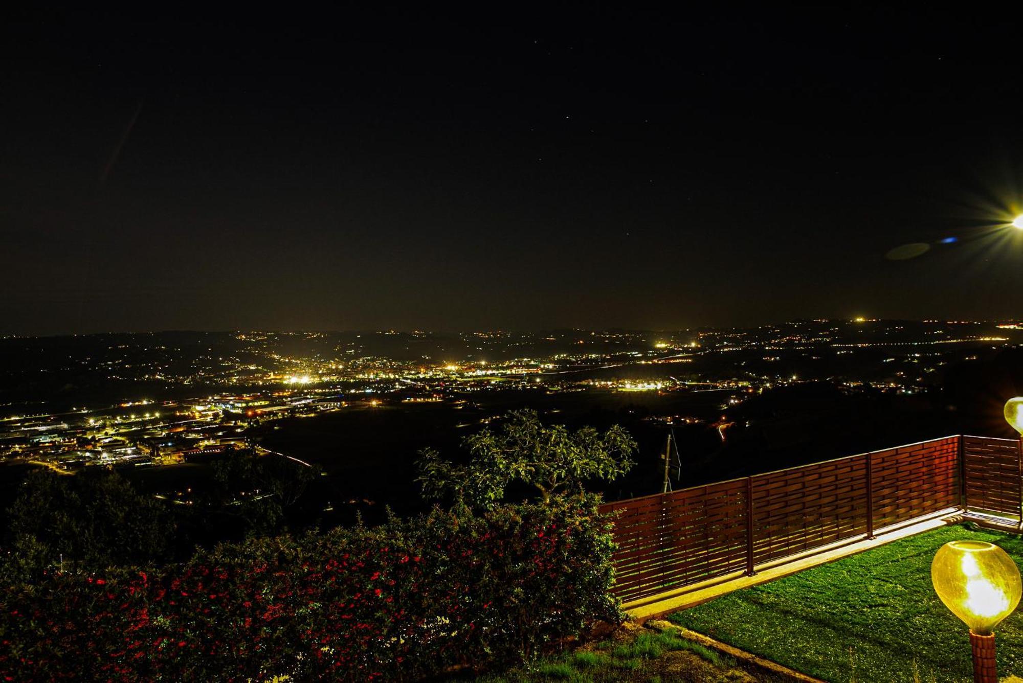 Vista Langhe - Cerratohouses Guarene Exterior foto